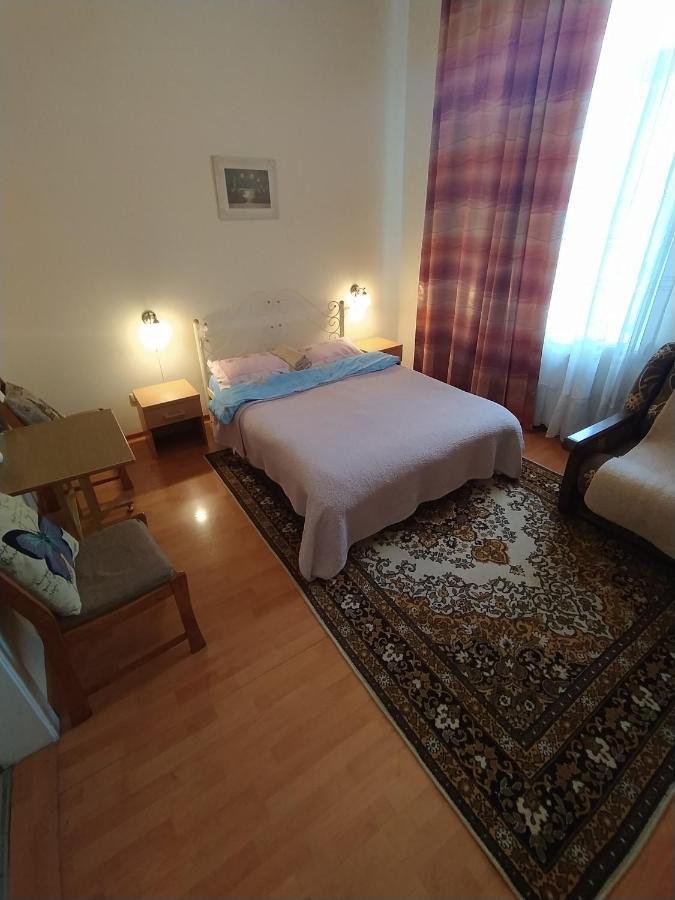 Ferienwohnung Lviv Rest Zelena Exterior foto